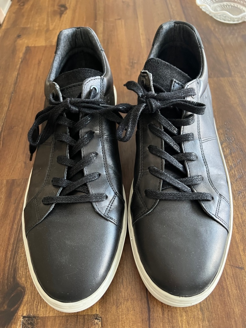 Men's Black Leather Lace-Up Casual Sneakers